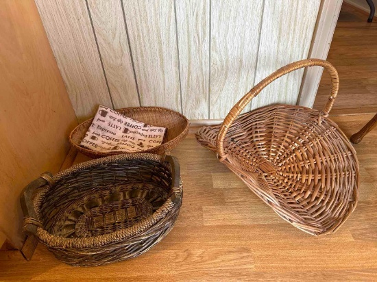 3 Wicker Baskets and Towel
