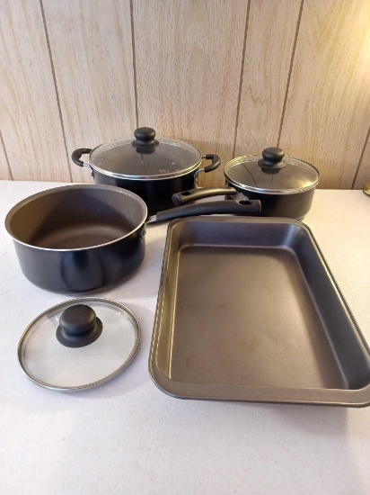 3 Pots and Baking Pan