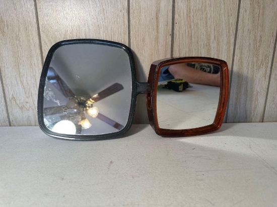 2 Mirrors