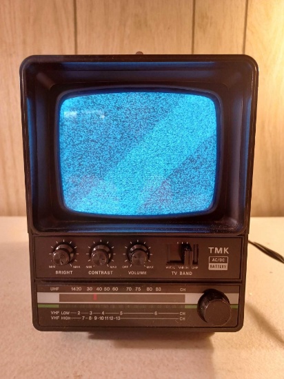 TMK 5 Inch Diagonal Black and White Portable TV