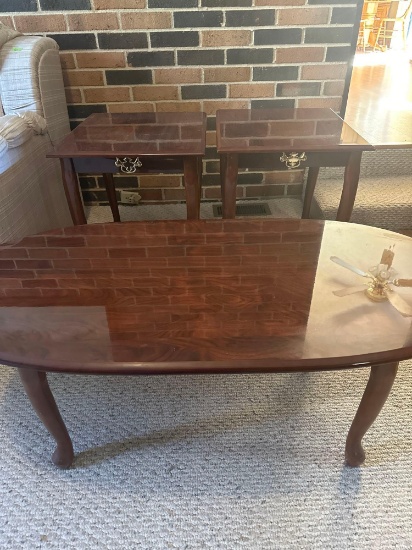 3 Piece Set / 2 End Tables and 1 Coffee Table