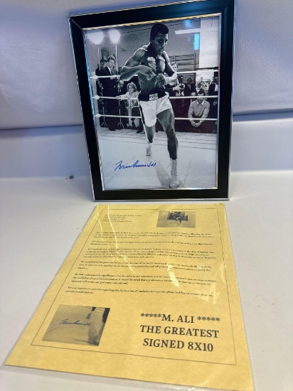 Muhammad Ali Signed Photo Framed Heavyweight Champion