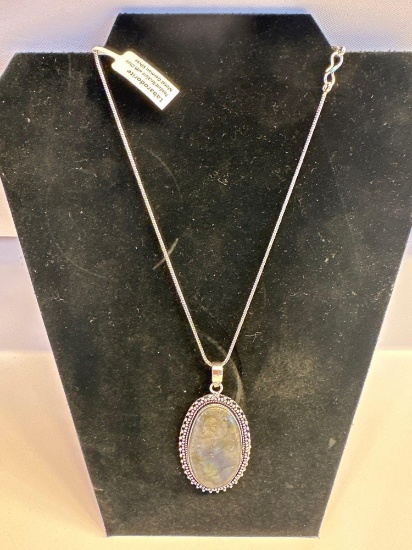 New Labarodrorite Pendant Necklace With German Silver Chain