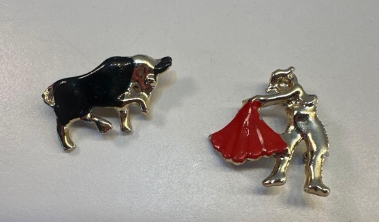 Matador and Bull Duo Pin Set