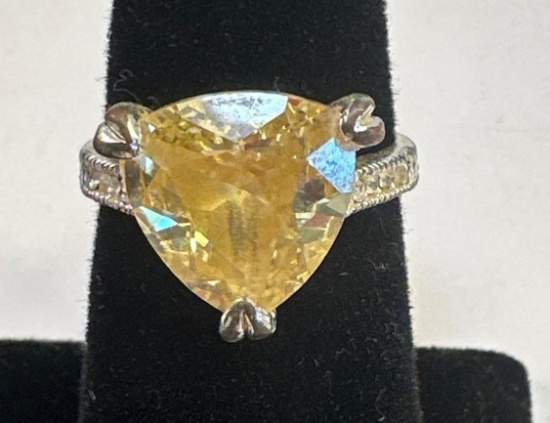 Yellow Stone Costume Jewelry Ring Size 7