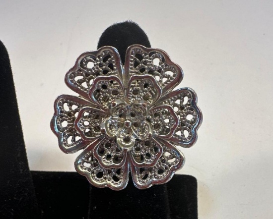 Flower Design Costume Jewelry Ring Size 6