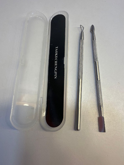 2 Pc Cuticle Pusher, Cutter, Remover With Storage Case