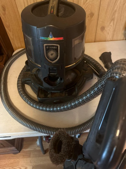 Rainbow Series E Vacuum Cleaner With Attachment