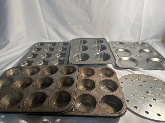 Muffin/ Cupcake Pans Lot