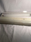 2 Light Fixtures