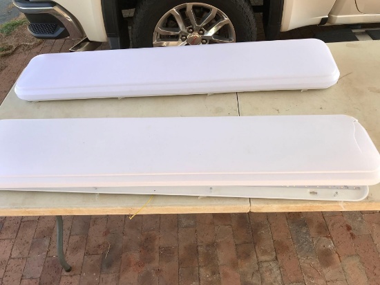 2 - 4 foot Lights