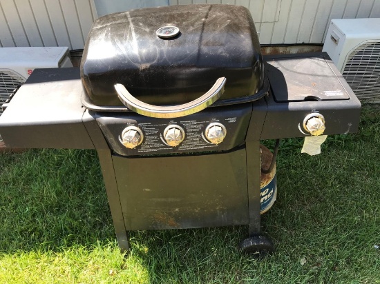 Gas Grill with 3 Burners / Side Burner and Gas Tank