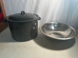 Large Mixing Bowl / Enamel Spotted Stock Pot With Lid
