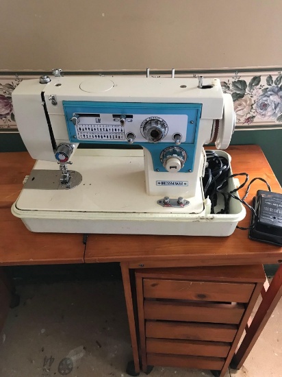 Dress Maker Sewing Machine