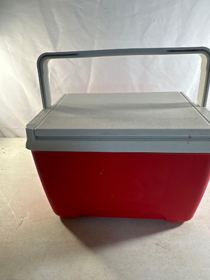 Igloo Portable Hard Cooler With Handle