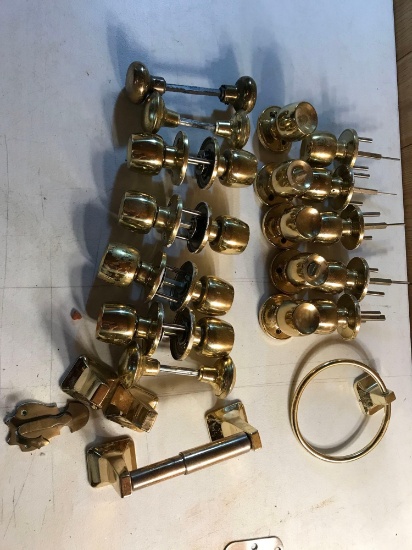 12 Door knobs Towel Hanger and Paper Holder