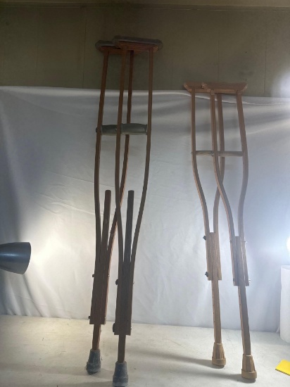 2 Sets Of Wooden Clutches