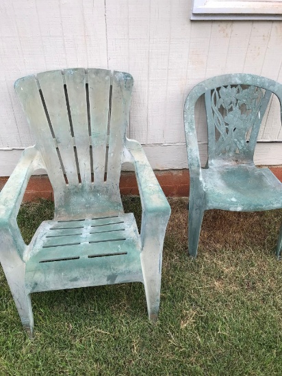 2 Plastic Outdoor Chairs