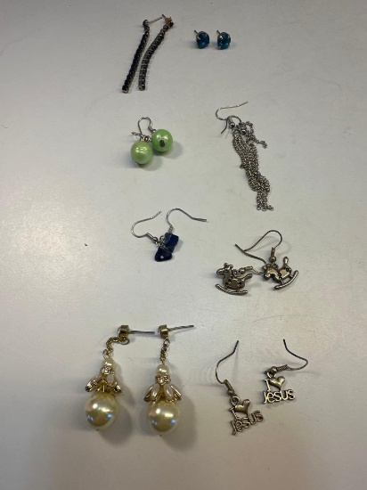 8 pairs of earrings
