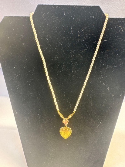 Costume Jewelry Pearl Necklace With Heart/ Rose