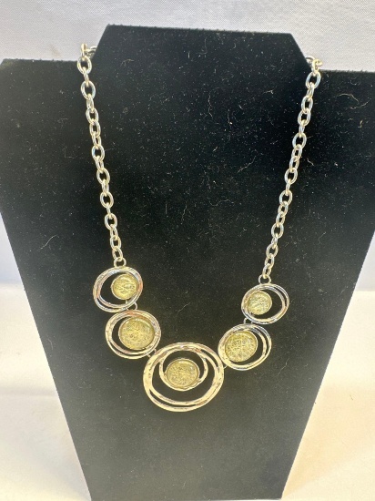 Costume Jewelry Silver Necklace With Round Designs