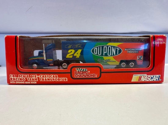 NASCAR Jeff Gordon # 24 / 1:87 Scale Die Cast Cab Racing Team Transporter
