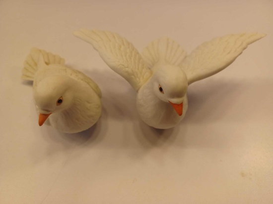 2 Homco Christmas Doves
