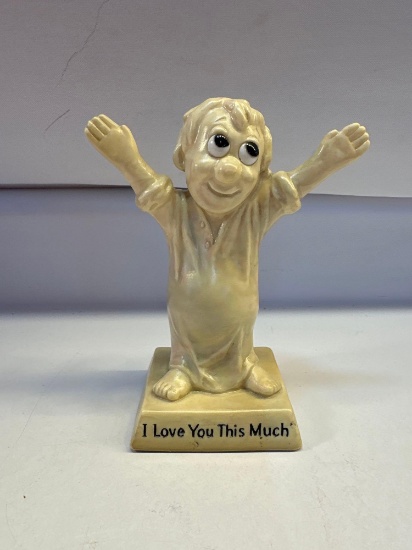 W and R Berries Cos 1970 I Love You This Much Statue