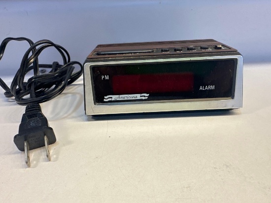 Americana Alarm Clock With Snooze