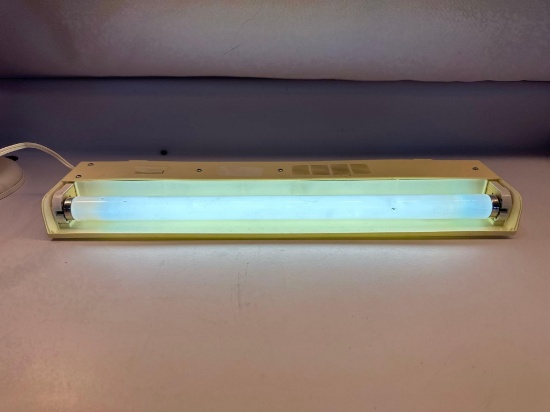 Under The Cabinet Hanging Light Fixture