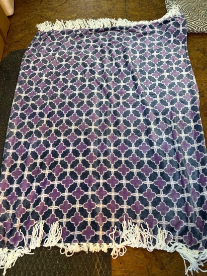 Decorative Plush / Fleece Throw