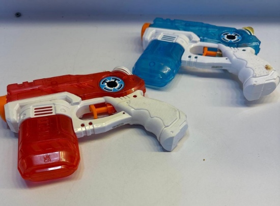 2 Plastic H20 Water Guns