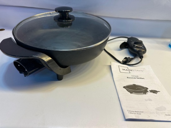 Mainstay 12 Inch Round Skillet With Accessories and Manual