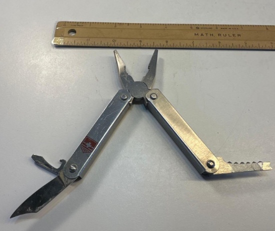Multi- Tool Swiss Army Knife