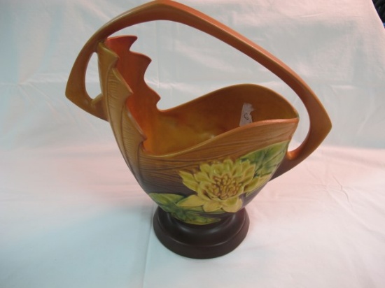 ROSEVILLE WATERLILY BASKET 1940  382-12 MINT