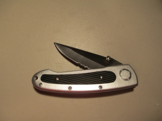 Pocket Knife New In Box