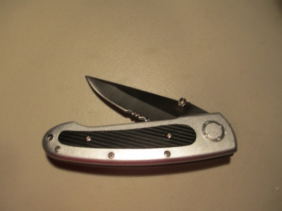 Pocket Knife New In Box