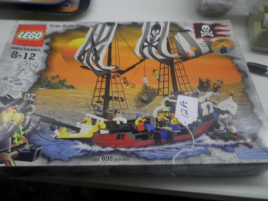 LEGO PIRATE BATTLE SHIP