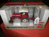 INT. FARMALL 544 W/ CANOPY & SICKLE MOWER ATTACH.