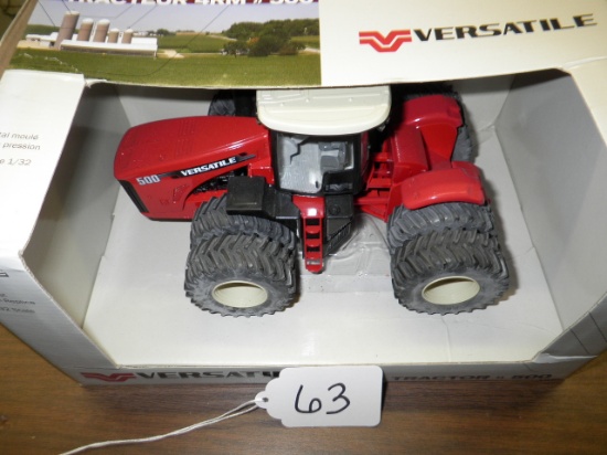 500 VERSATILE 4WD TRACTOR 1/32 SCALE