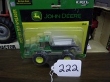 JD 4920 DRY BOX SPREADER