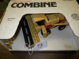 NEW HOLLAND COMBINE 1/32 SCALE