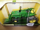 JOHN DEERE 4020 TRACTOR W /LOADER 48