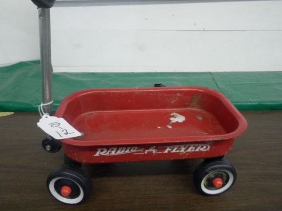 RADIO FLYER SMALL WAGON  BEEN PLAYED WITH
