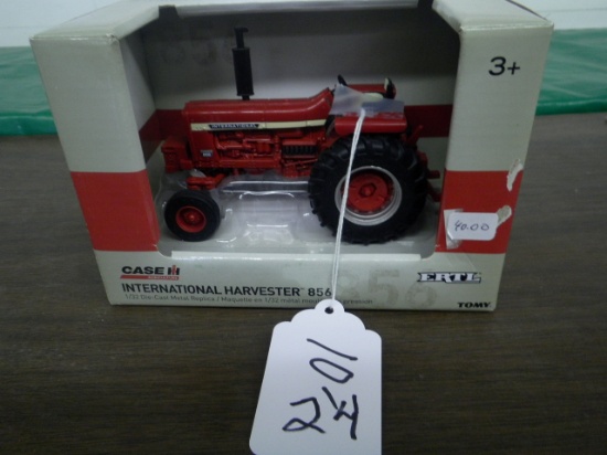 INT HARVESTER 856 TRACTOR 1/32 SCALE