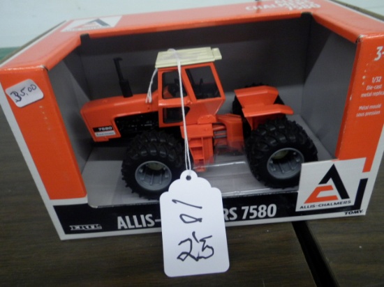 ALLIS-CHALMERS 7580 TRACTOR 1/32 SCALE