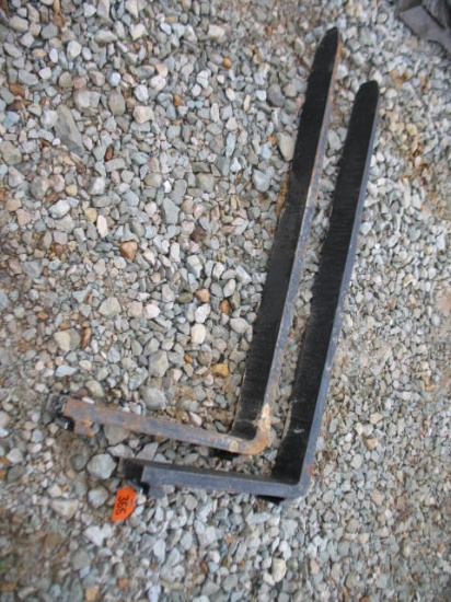 2 PALLET FORKS