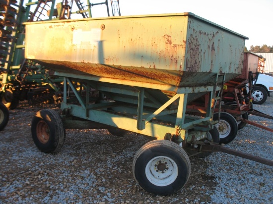 Husky Model T-10 Gravity Wagon, NICE