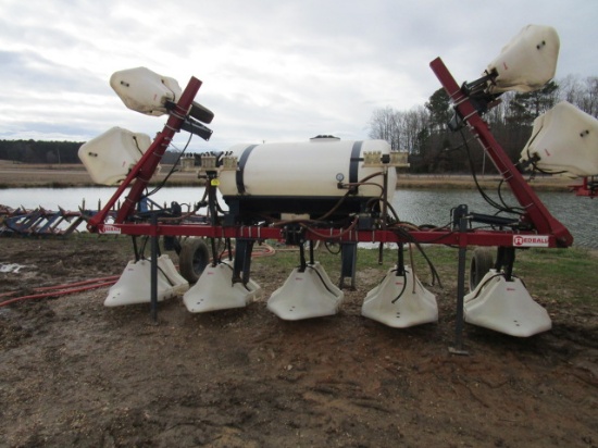 8 Row Hooded Sprayer w/ Tank
