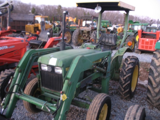 JD 850 w/ Loader
